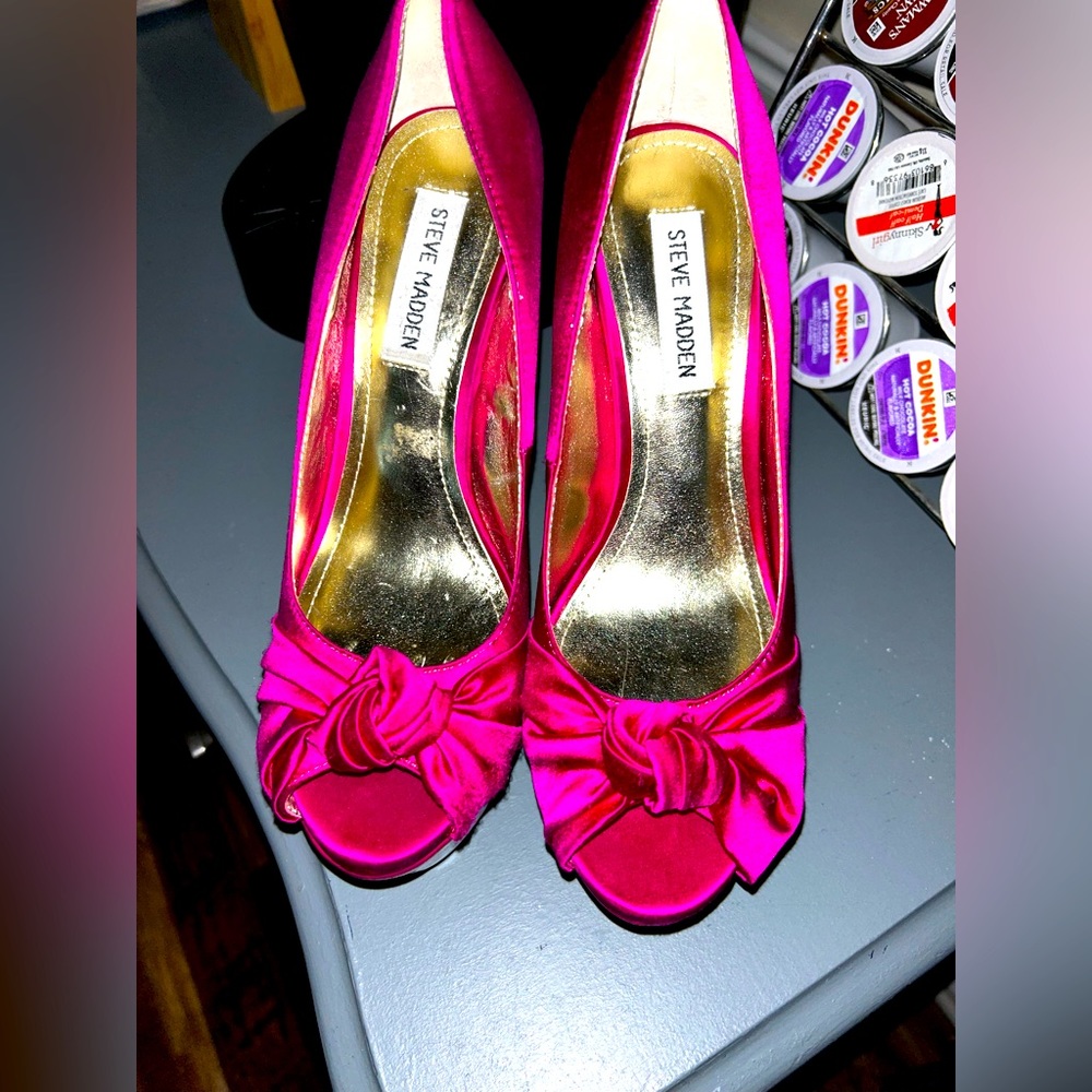 Steve Madden 7.5 platform bright fuchsia.Heels